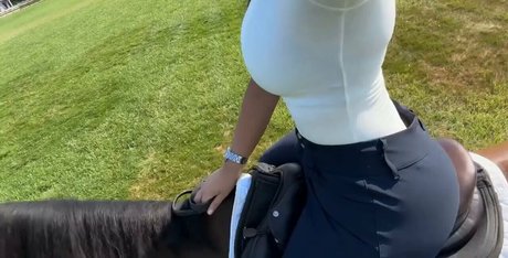 Toocheeky2218 modèle exclusif archive