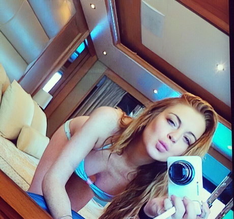 Lindsay Lohan modèle nu des photos