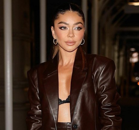 Sarah Hyland modèle chaud photo