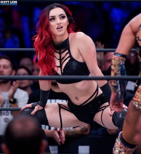 GiGi Dolan étoile xxx img