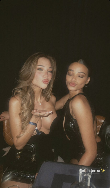 Ella Balinska étoile sympa des photos