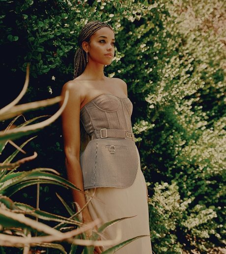 Ella Balinska star du porno érotique collection