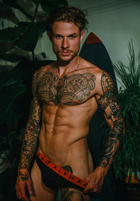 Gwoodlightxxx actrice de nus galeries