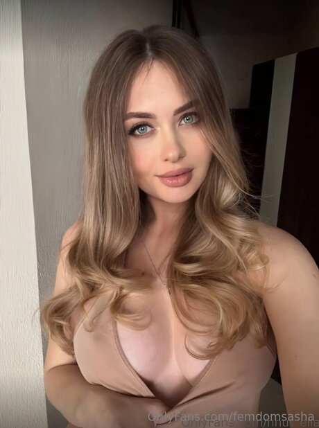 Femdomsasha star exclusive photos