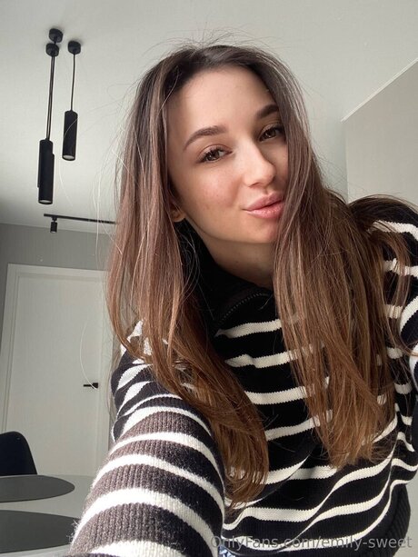 Emily Sweet modèle artistique archive