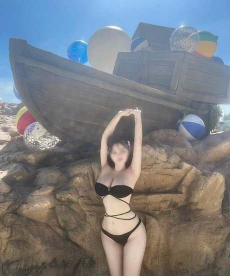 Garumrum_ modèle sexy img