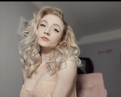 Janet Devlin nus de stars du porno galeries