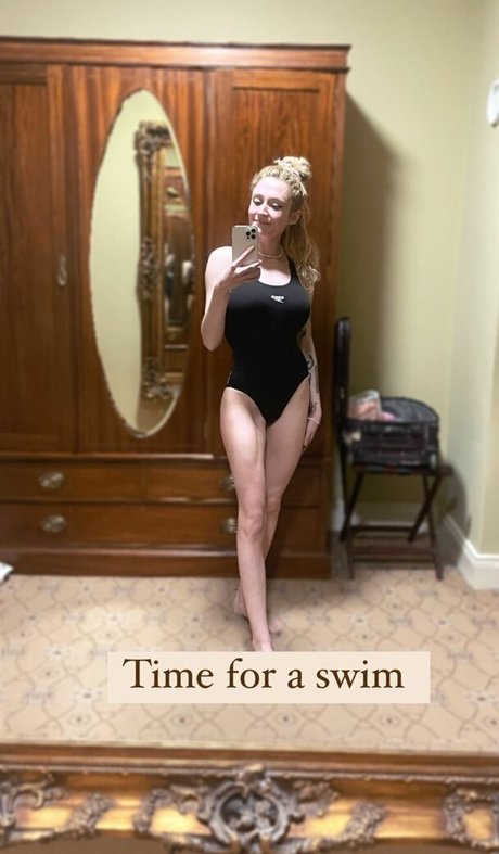 Janet Devlin star du porno exclusive galeries