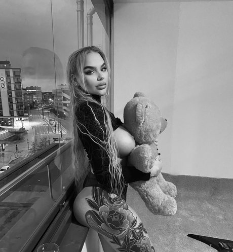 milanasw modèle parfait photo