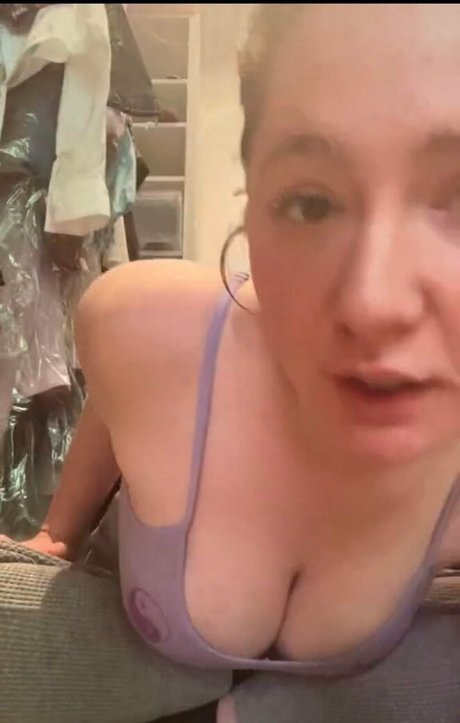 Emma Kenney art étoile archive