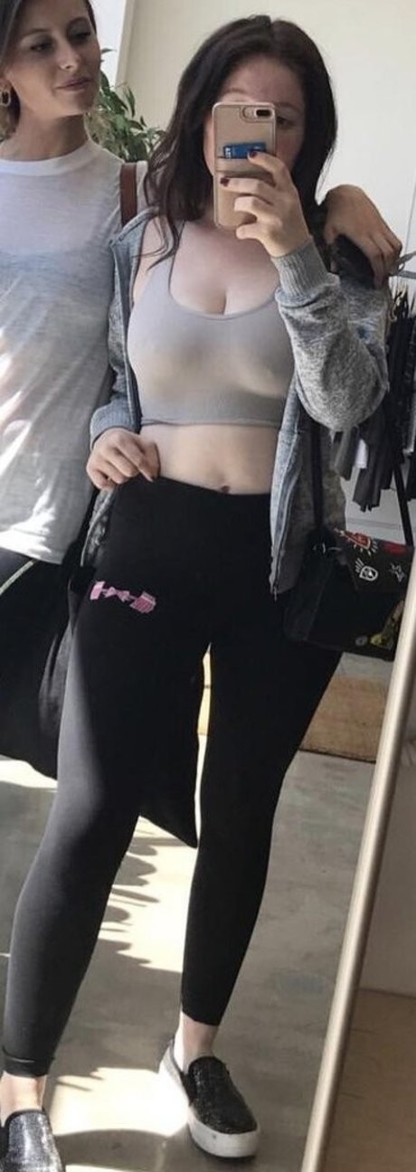 Emma Kenney sexe de star du porno galeries