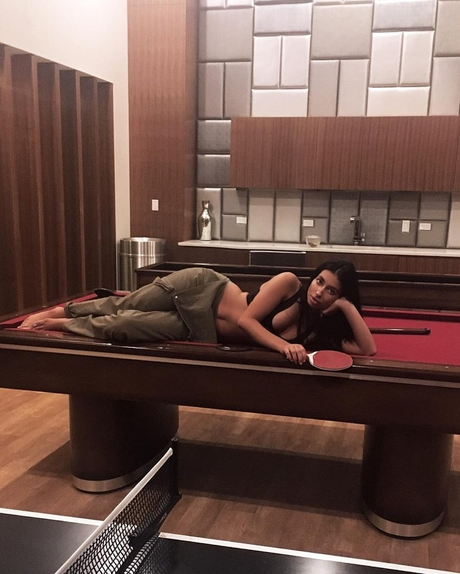 fans masculins asiatiques uniquement nu photo