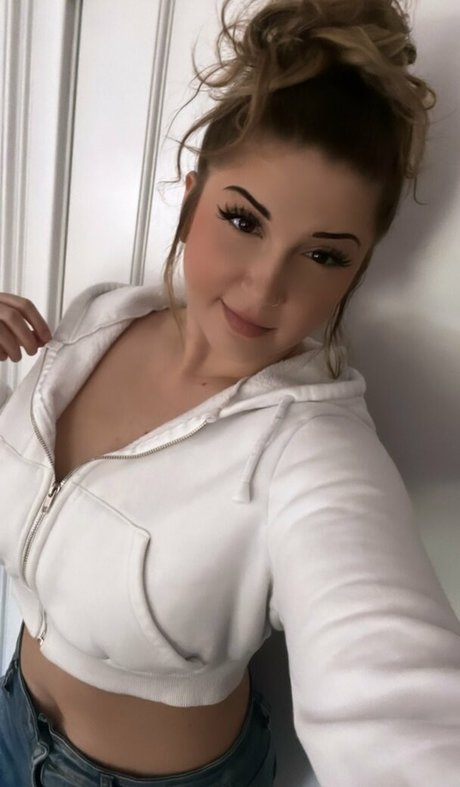 Dolly Mattel actrice libre image