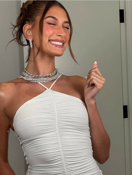 Hailey Baldwin Bieber joli modèle archive