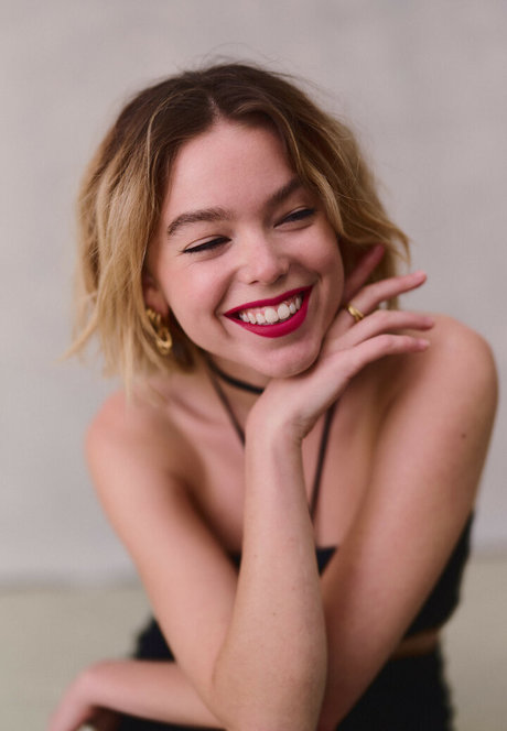 Milly Alcock modèle de sexe image