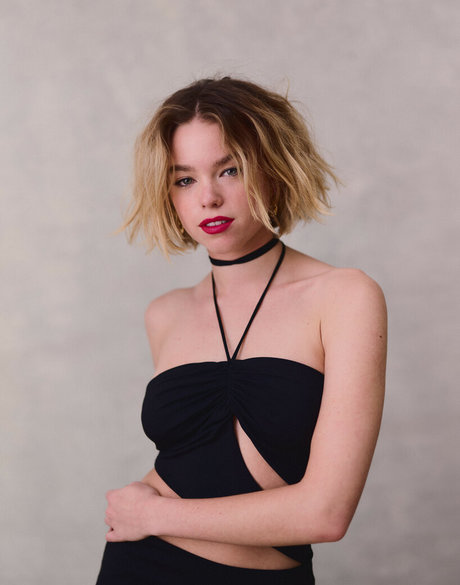 Milly Alcock modèle pornographique image