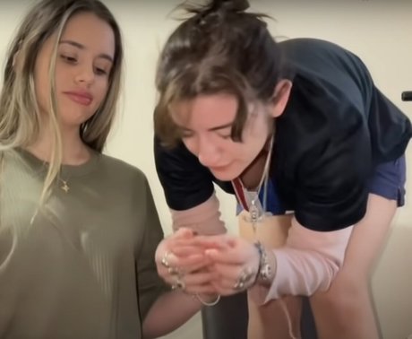 Miss Manganese ASMR actrice artistique galeries