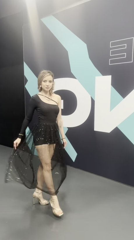 Laure Valee actrice galerie