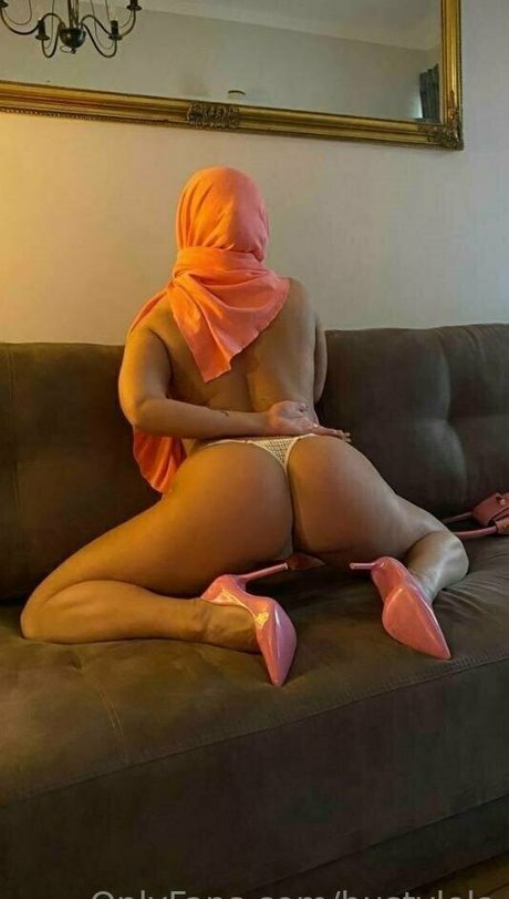 bustylola meilleure actrice collection