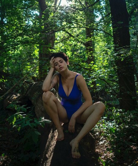 Anna Pittureri modèle artistique images