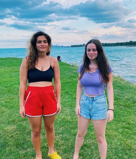 Deena E modèle porno collection