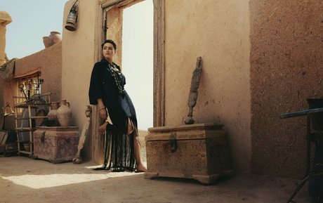 Nathalie Emmanuel haut étoile des photos