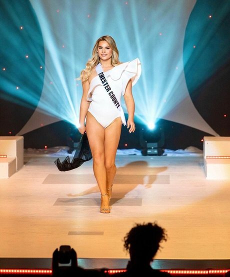 Erica Carosella modèle hd photo