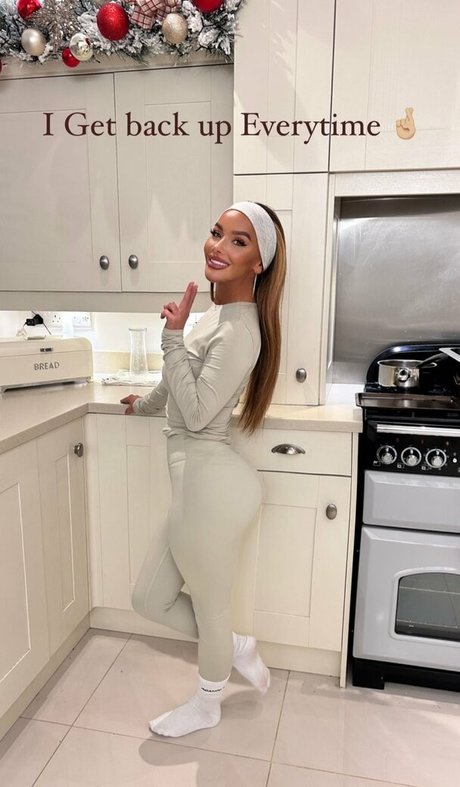 Chelsee Healey modèle adulte img