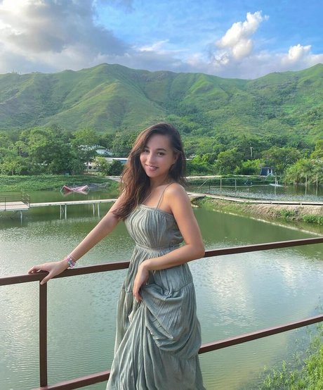 J Lou_ star exclusive photo