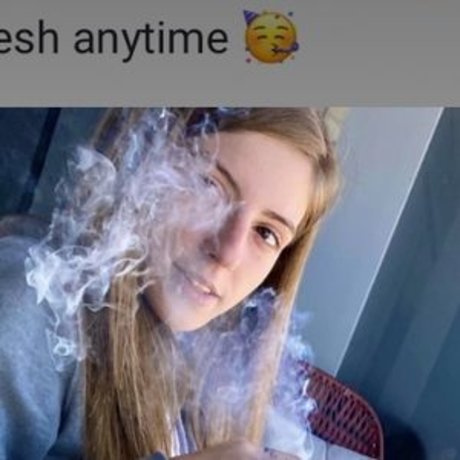 Sneakyfannss modèle parfait des photos