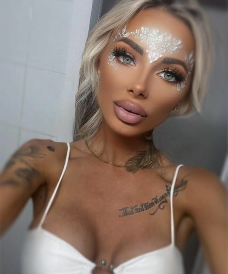 deeadivina actrice nue collection