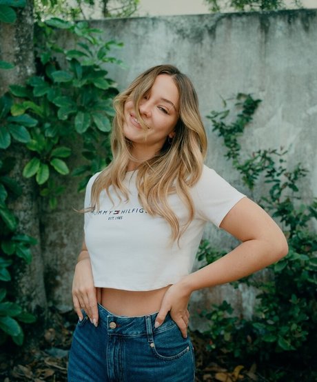 Madelyn Cline nus de stars du porno photo