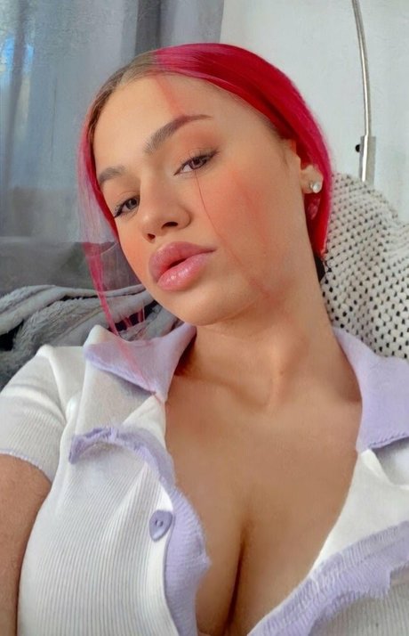 badmomzjay actrice libre galerie