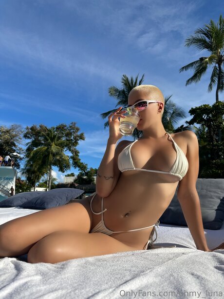 ohmy luna star du porno gratuite des photos