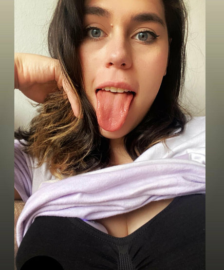 gros seins ébène onlyfans érotique sympa photo