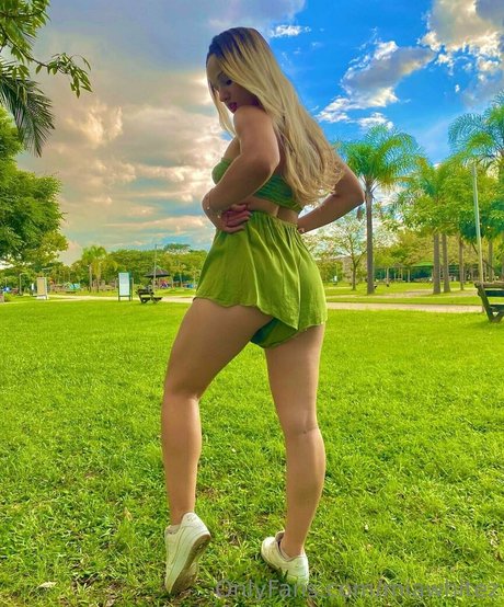 miawhitez star du porno sexy des photos