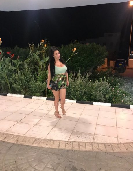 Kelly Louise Sheridan étoile archive