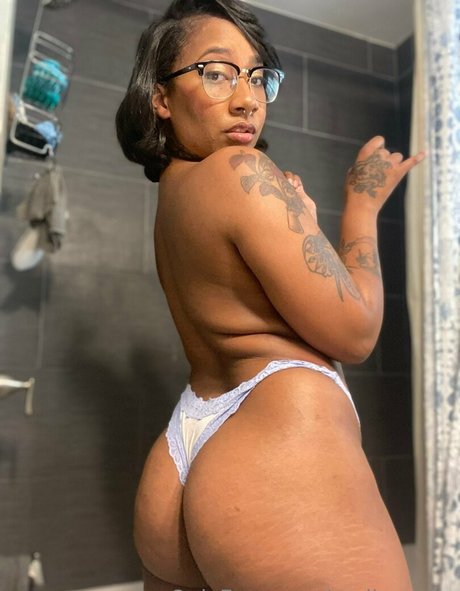 malicemiya modèle érotique photo