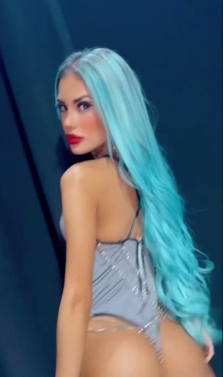 brune petite onlyfans haut gratuit images