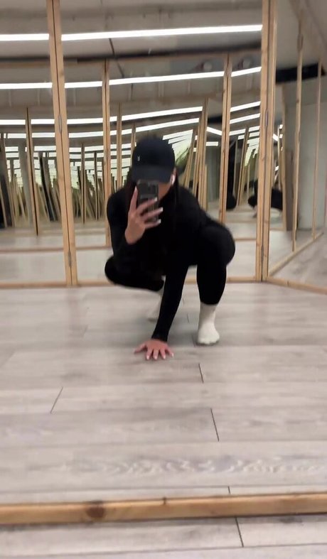 Leah Shutkever modèle porno img