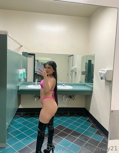 babyaly21 actrice chaude image