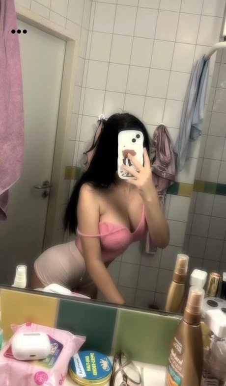 Jouerdis star du porno en haute qualité photo