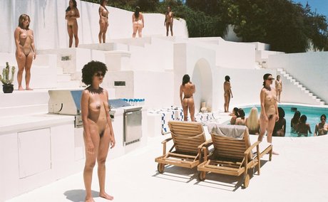 Lexee Smith mannequin image