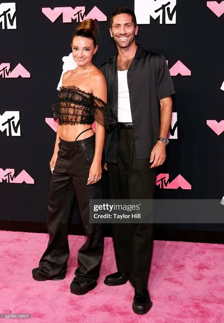 Laura Perlongo étoile sympa galerie