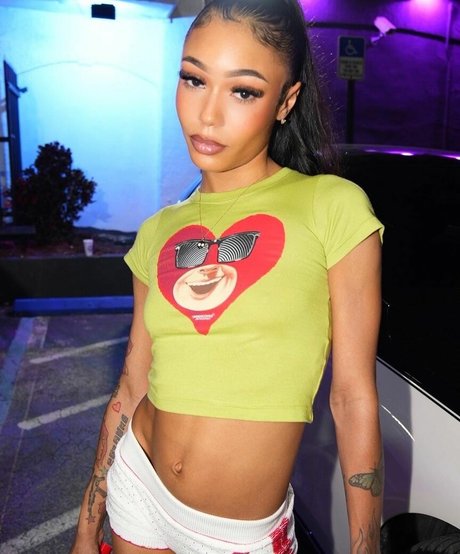 Coi Leray star du porno érotique photos