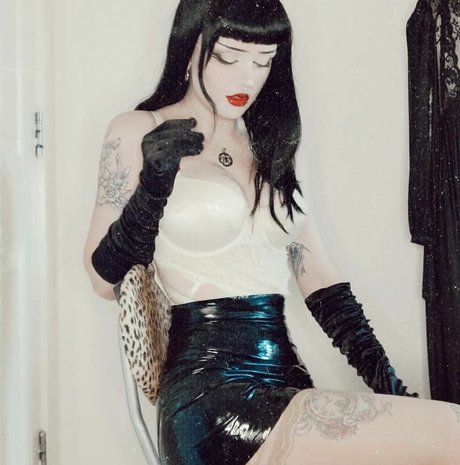 missdellavigne actrice artistique archive