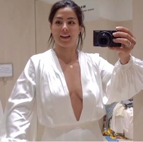 Megan Batoon modèle de haute qualité images