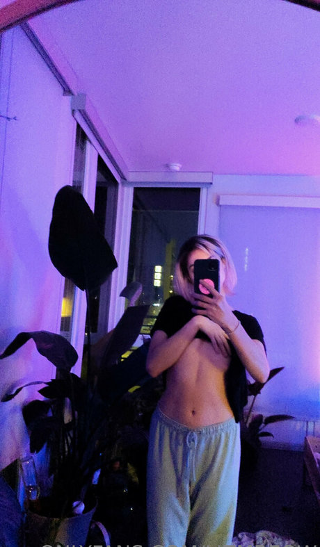 Lizmreow sexe star photos