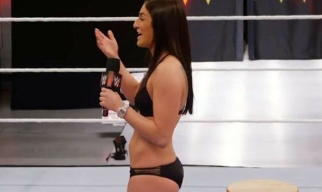 Sonya Deville modèle porno photo