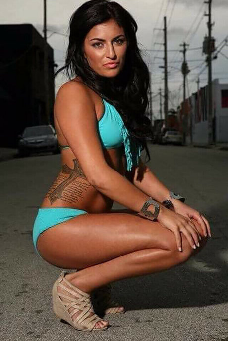 Sonya Deville modèle gratuit galerie